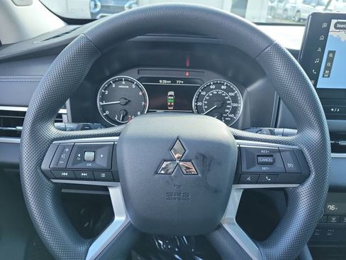 New 2026 Mitsubishi Outlander ES FWD image 22