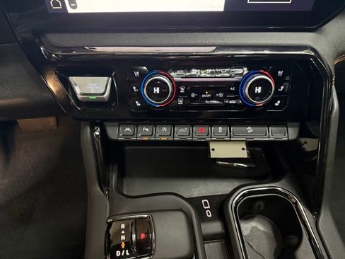 Used 2024 GMC Sierra 1500 AT4 w/ Technology Package image 27