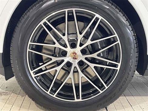 New 2026 Porsche Cayenne E-Hybrid Coupe image 13