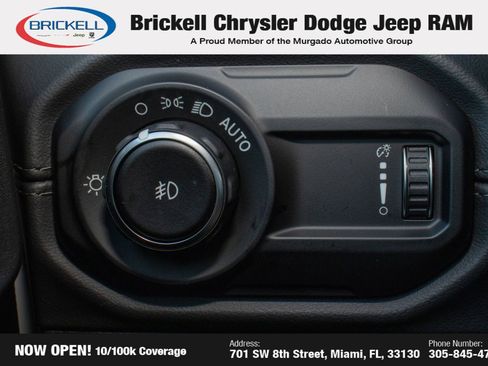 Used 2025 Jeep Wrangler Sahara image 26