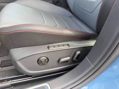 Used 2025 Volkswagen Jetta GLI Autobahn FWD image 11