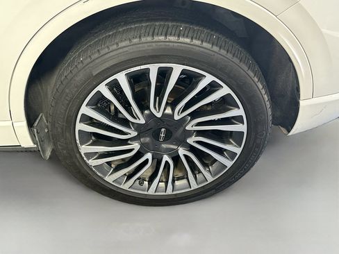 Used 2020 Lincoln Corsair Reserve w/ Appearance Package FWD image 32