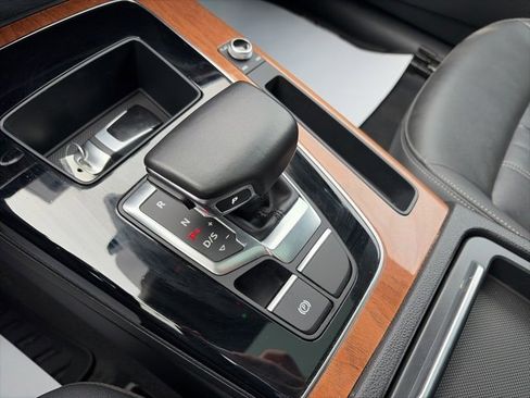 Used 2022 Audi Q5 2.0T Premium w/ Convenience Package image 15
