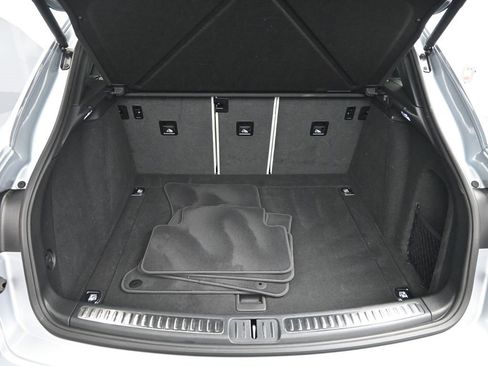 Certified 2025 Porsche Macan image 29