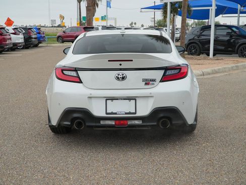 Used 2023 Toyota GR86 Premium image 6