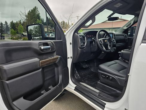 Used 2021 Chevrolet Silverado 3500 LT AWD/4WD image 24