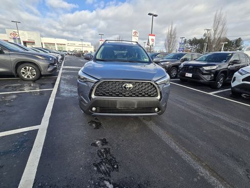 Certified 2022 Toyota Corolla Cross XLE image 10
