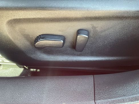 Used 2025 Nissan Altima 2.5 SV FWD image 9