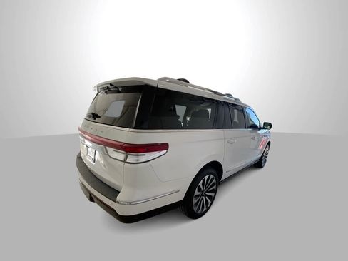 Used 2022 Lincoln Navigator L Reserve image 8