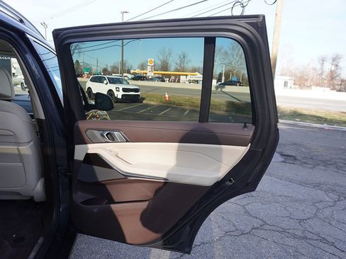 Used 2019 BMW X7 xDrive40i w/ Luxury Seating Package image 37