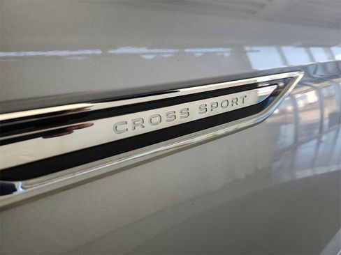 Used 2021 Volkswagen Atlas Cross Sport SEL Premium image 33