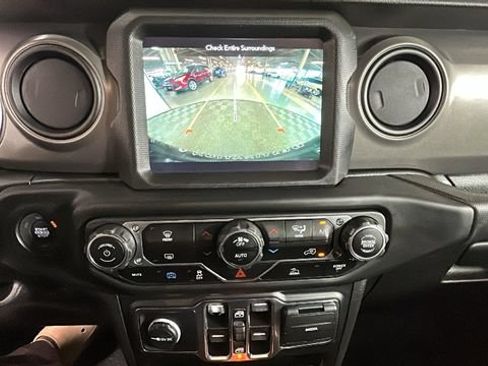 Used 2023 Jeep Wrangler Unlimited w/ 8.4" Radio Group AWD/4WD image 22