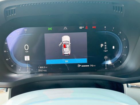 Used 2025 Volvo XC60 B5 Ultra w/ Climate Package image 40