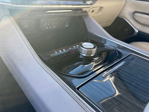 Used 2022 Jeep Wagoneer Series II image 32