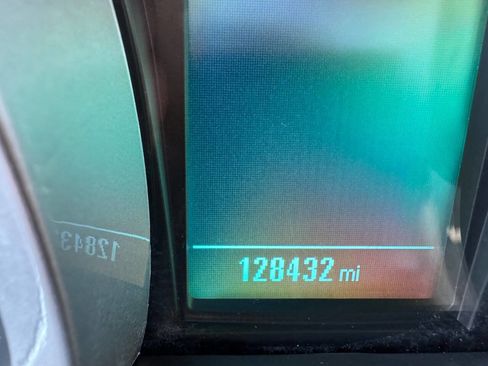 Used 2015 Chevrolet Equinox LTZ AWD/4WD image 22
