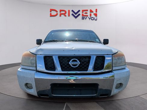 Used 2011 Nissan Titan SV w/ SV Value Truck Pkg image 8