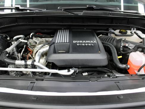 Used 2026 Chevrolet Suburban RST w/ Comfort Package AWD/4WD image 35