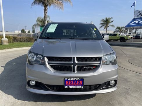 Used 2019 Dodge Grand Caravan GT image 3