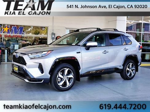 Used 2024 Toyota RAV4 SE w/ Weather & Moonroof Package image 5