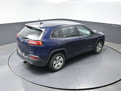 Used 2016 Jeep Cherokee Sport AWD/4WD image 12