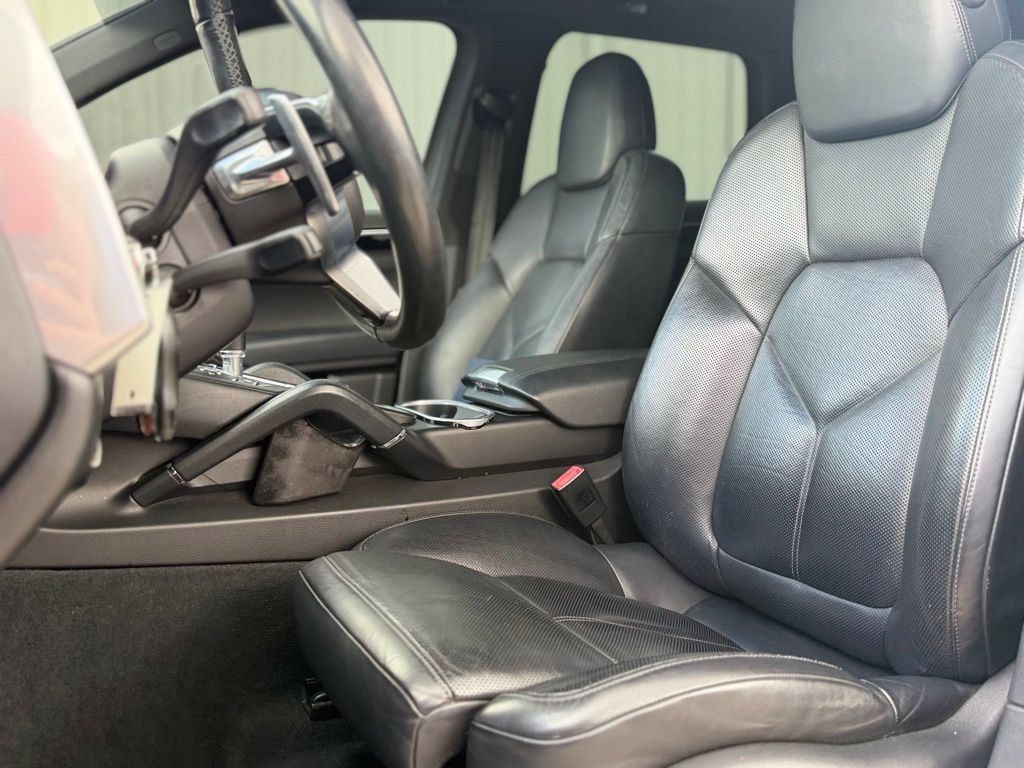 Used 2016 Porsche Cayenne AWD/4WD image 15