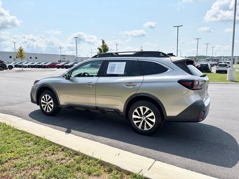 Used 2020 Subaru Outback Premium AWD/4WD image 5