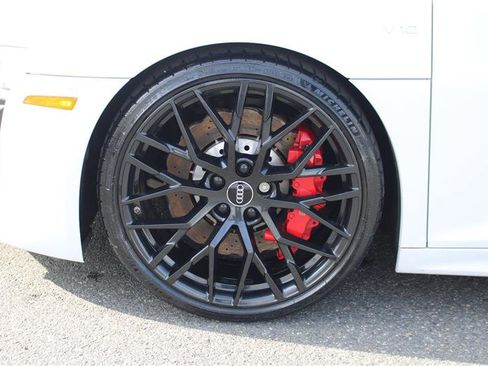 Used 2018 Audi R8 V10 w/ Carbon Exterior Package image 13