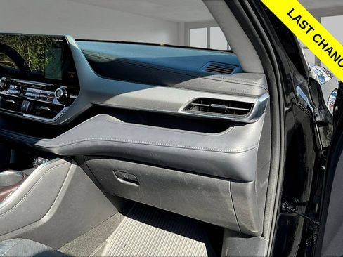 Used 2021 Toyota Highlander Platinum AWD/4WD image 17