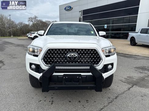 Used 2019 Toyota Tacoma TRD Off-Road image 8