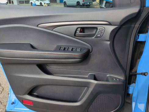 Used 2025 Honda Passport TrailSport image 23