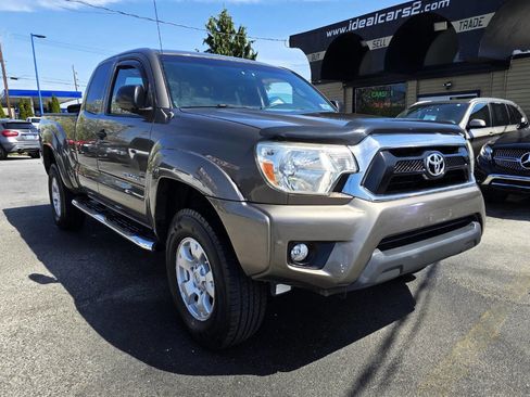 Used 2014 Toyota Tacoma 4x4 Access Cab V6 w/ SR5 Package image 1