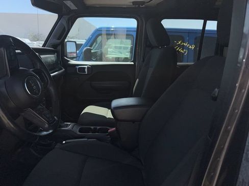 Used 2021 Jeep Gladiator Sport AWD/4WD image 8