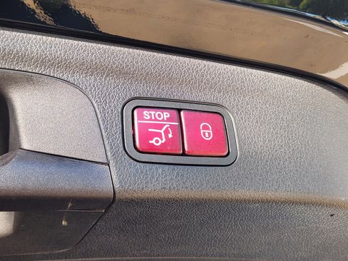 Used 2020 Mercedes-Benz GLE 450 4MATIC image 42