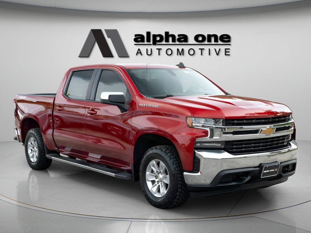 Used 2022 Chevrolet Silverado 1500 LT AWD/4WD image 3
