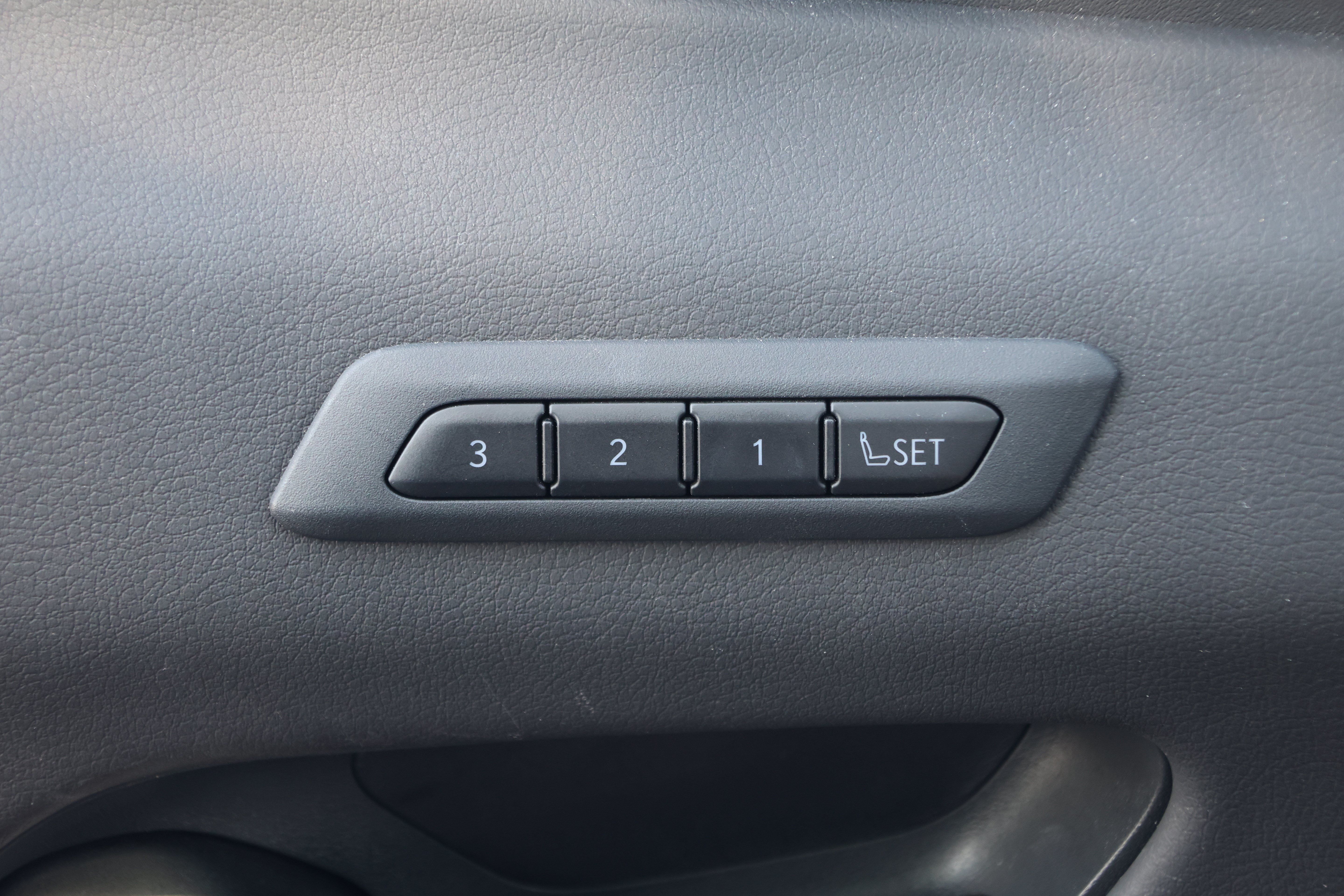Certified 2023 Lexus UX 250h F Sport FWD image 13