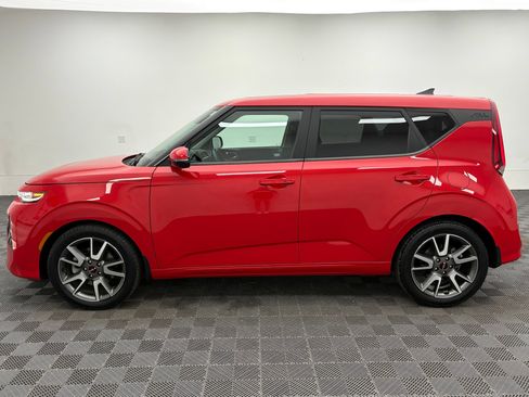 Used 2022 Kia Soul Turbo FWD image 12