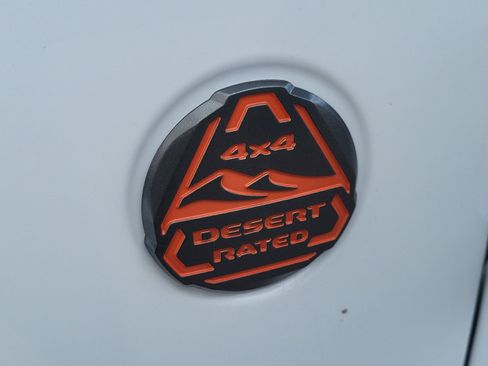 New 2025 Jeep Gladiator Mojave image 28