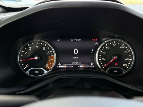 Used 2019 Jeep Renegade Latitude w/ UConnect 8.4 Nav Group image 55