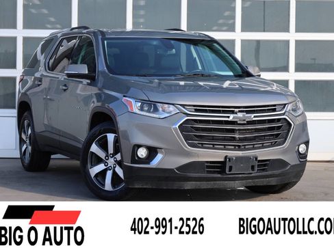 Used 2018 Chevrolet Traverse LT image 1