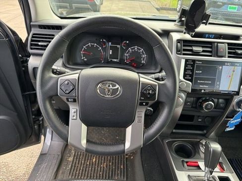 Used 2022 Toyota 4Runner SR5 Premium w/ Moonroof Package image 2