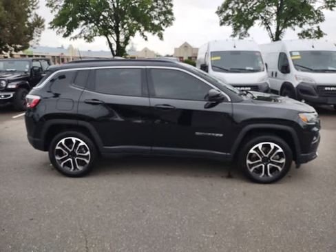 Used 2024 Jeep Compass Limited w/ Sun and Sound Group AWD/4WD image 2