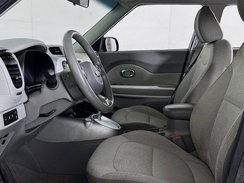 Used 2016 Kia Soul EV FWD image 11