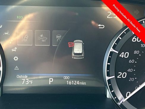 Used 2024 Toyota Highlander XSE FWD image 11