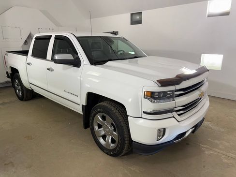 Used 2017 Chevrolet Silverado 1500 LT w/ All Star Edition AWD/4WD image 3