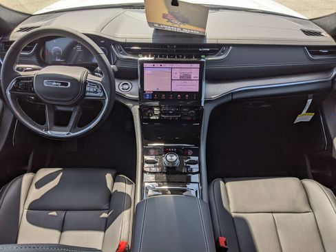 New 2025 Jeep Grand Cherokee Overland w/ Luxury Tech Group IV image 11