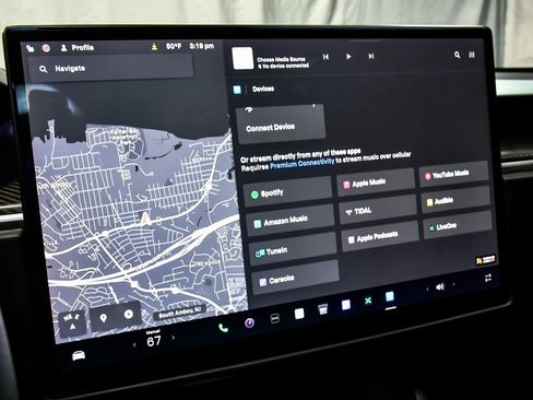 Used 2021 Tesla Model S Plaid image 32