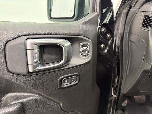 Used 2024 Jeep Wrangler Sport S image 12