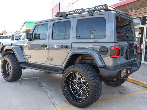 Used 2022 Jeep Wrangler Unlimited Sahara AWD/4WD image 6