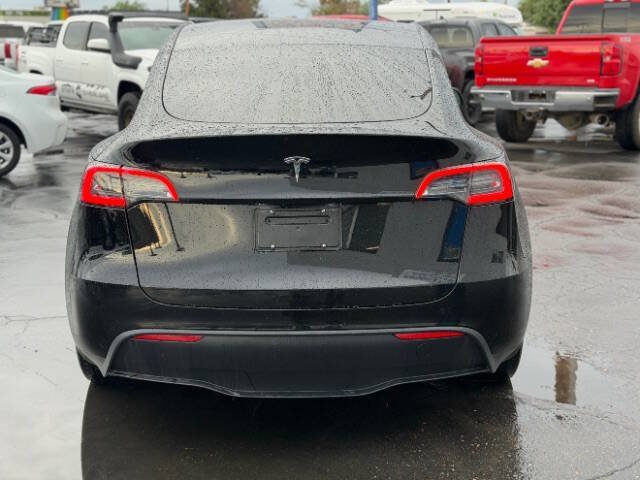 Used 2025 Tesla Model Y Long Range RWD image 4