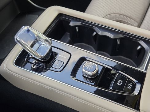 New 2026 Volvo XC90 B6 Ultra image 23